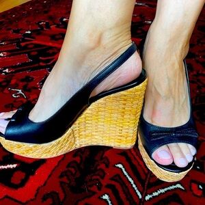 Kate Spade Rattan Wedge Heels Size 7.5 - Peep Toe & 🎀 Detail for Summer ☀️